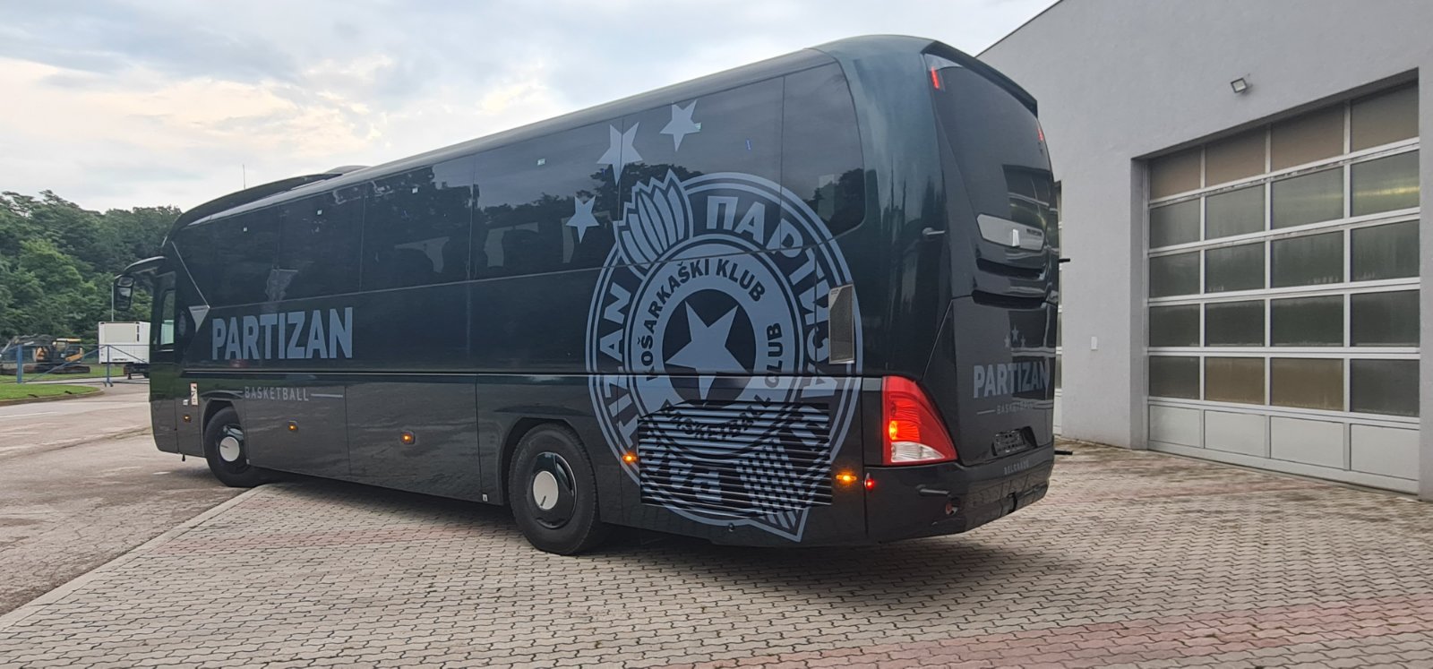 Novi Neoplan Tourliner za KK Partizan