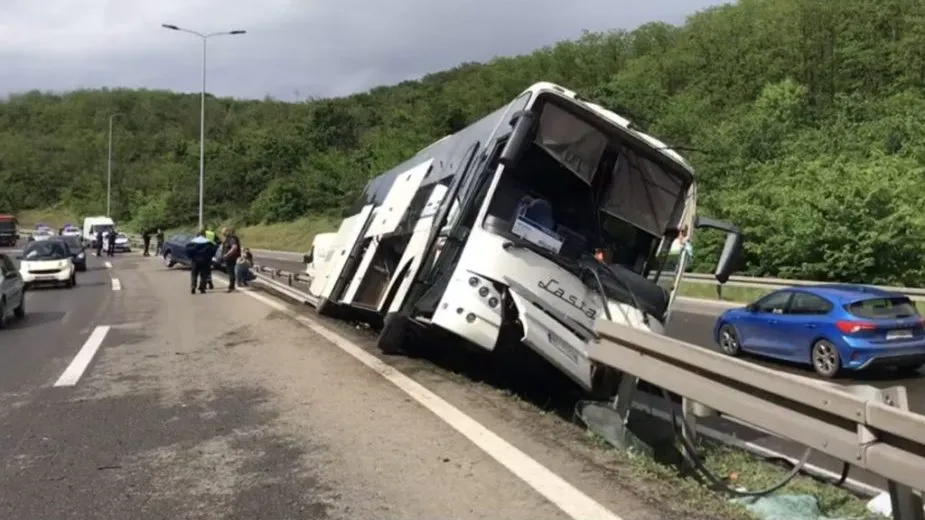 Izletanja autobusa kod Bubanj Potoka Izletanja autobusa kod Bubanj Potoka